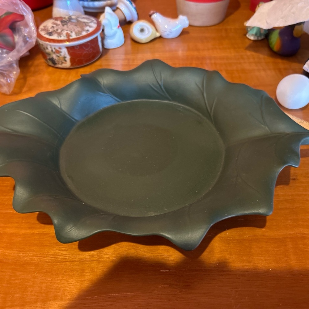PARTYLITE Christmas Green Leaf Porcelain Bowl Dish Candle Holder No Chips